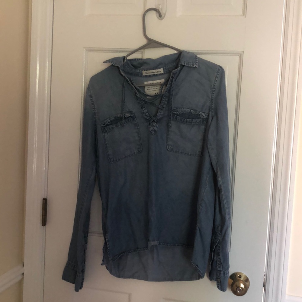 NEVER WORN super cute lace up denim shirt